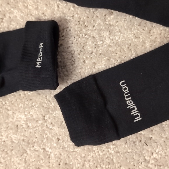 Lululemon mid calf crew socks - Picture 4 of 5